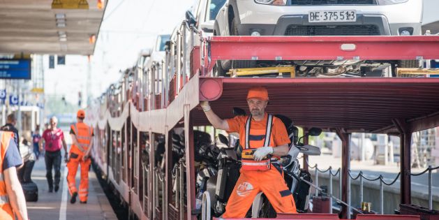 Auto- und Motorradverladung in Hamburg Altona