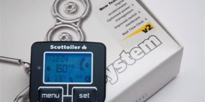 Scottoiler eSystem V2: Jetzt mit Uhr