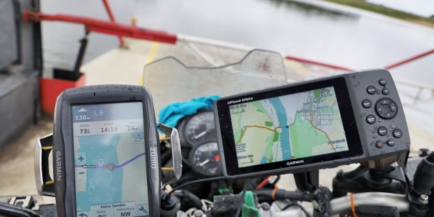 GpsMap 276Cx versus Zumo 595
