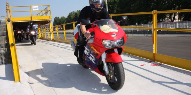 Autozug 2015: Bike auf Lkw?